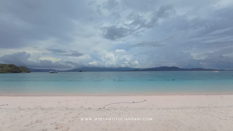 pantai yang bersih